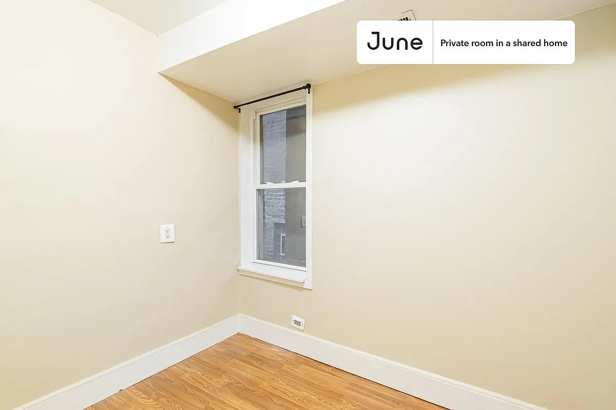 Building Photo - 1639 W Superior St #B