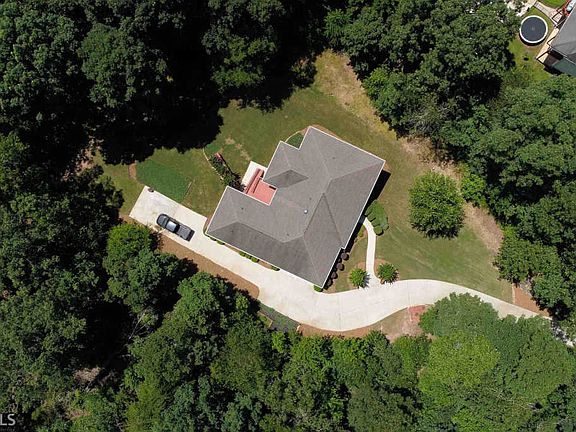 3rd image of 4454 Gillsville Hwy