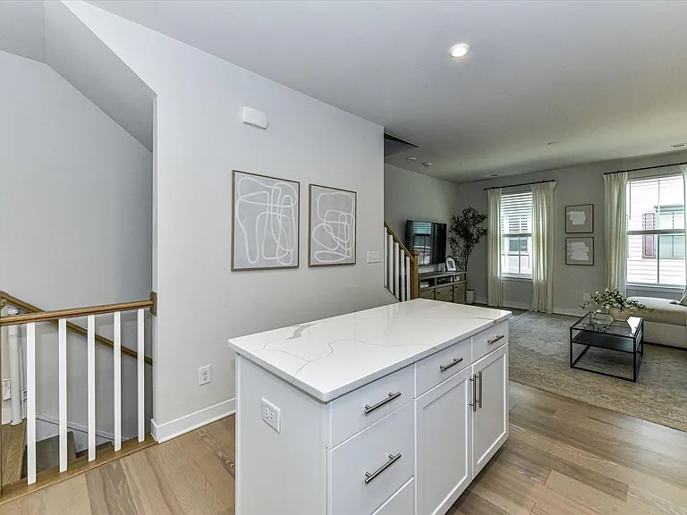 408 Tristram Ln — Photo 5
