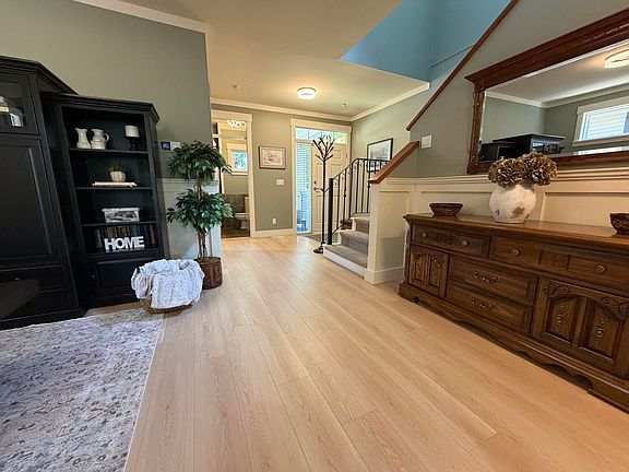 4th image of 15556 Goggs Ave