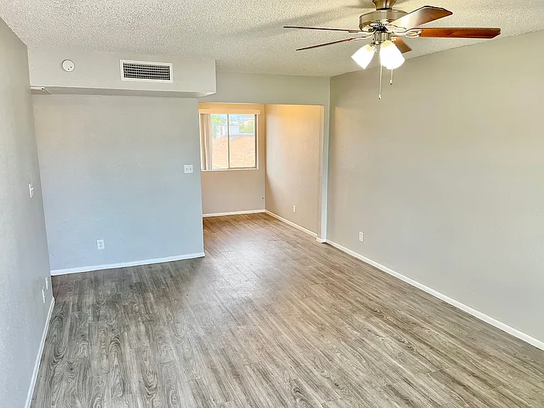 The Beverly — Photo 21
