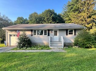 82 Rokeby Rd, Red Hook, NY 12571