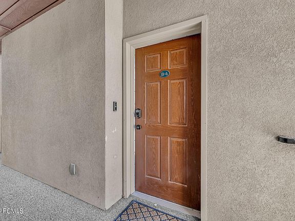 3rd image of 1600 W Pinebrook Blvd #B4