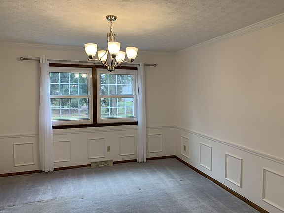 4th image of 1579 Vinton Ave