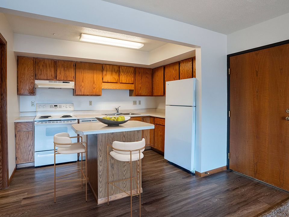 West Fargo, ND Clearview Apartments | 21A | Kitchen