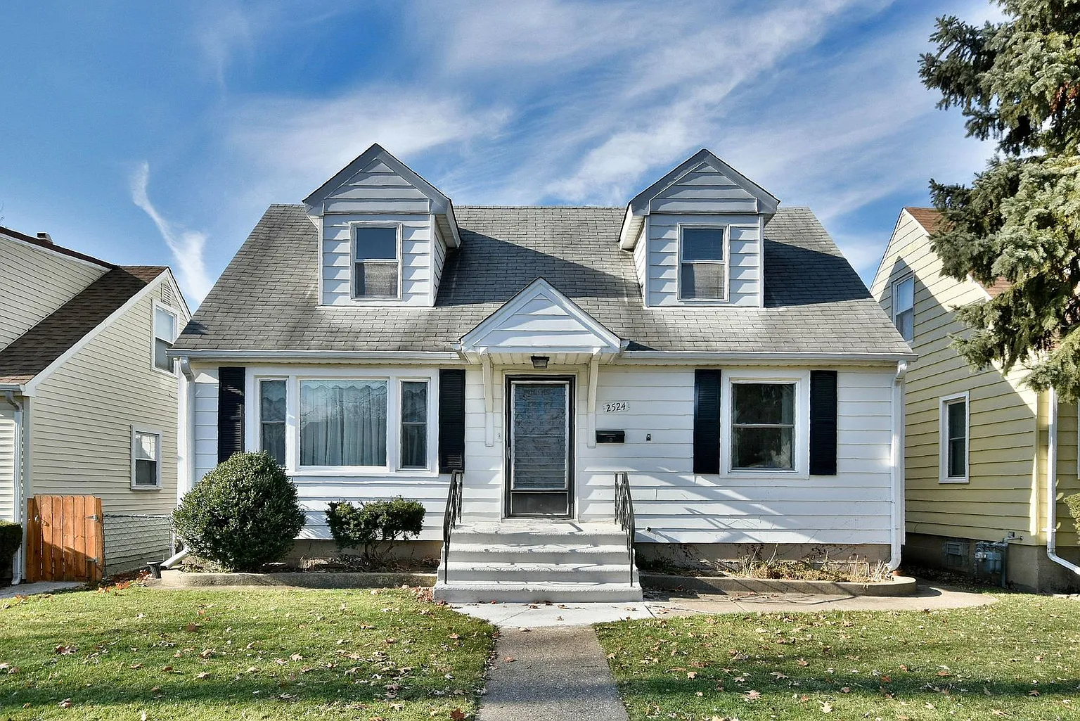 2524 Spruce St photo 1