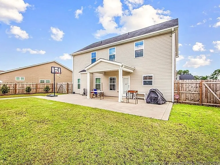 2209 Courtland Dr — Photo 32