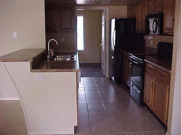 5th image of 1805 E Manhatton Dr