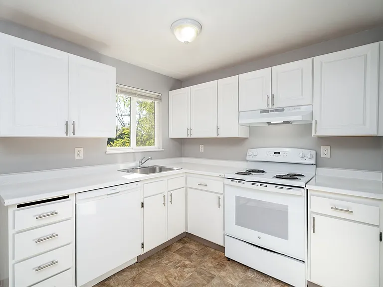 8332 SW 21st Ave — Photo 14