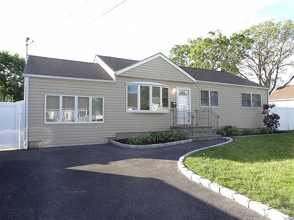 2nd image of 225 Farmers Ave