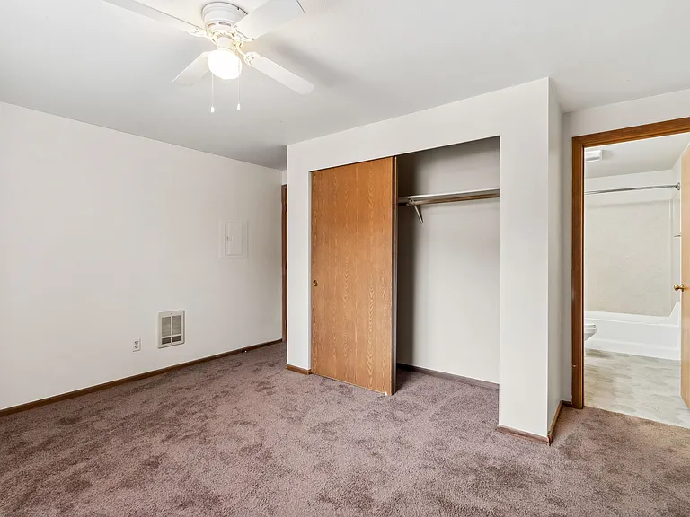 2 Bedroom 2 Bath 902 Sq Ft 2 Bedroom 2 Bath 902 Sq Ft