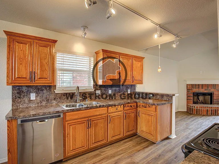 10904 Rising Mist Ct — Photo 11