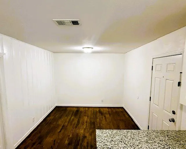 3 bed, 1.5 bath, 1156 sqft, $1,980 — Photo 4