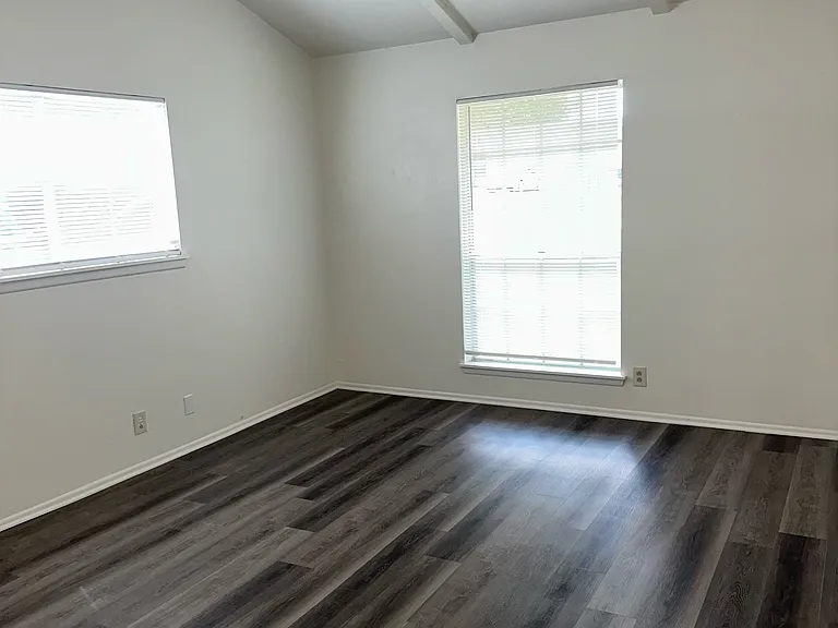8807 Angel Valley St — Photo 9