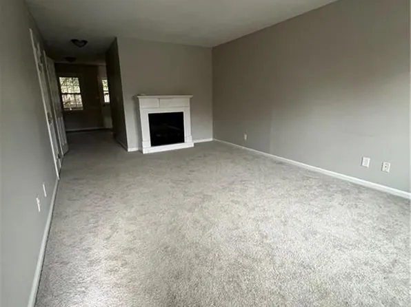 911 Nottingham Dr APT 17, Gastonia, NC 28054