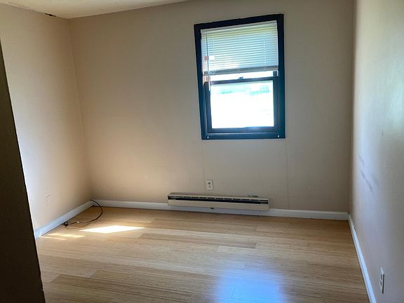 3rd image of 728 Gordon Smith Blvd #5