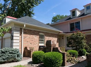 1102 Chamberlain Hill Rd, Windy Hills, KY 40207