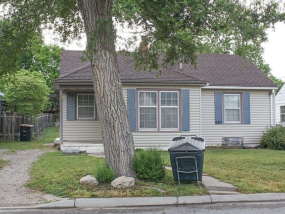 2nd image of 214 Stout St