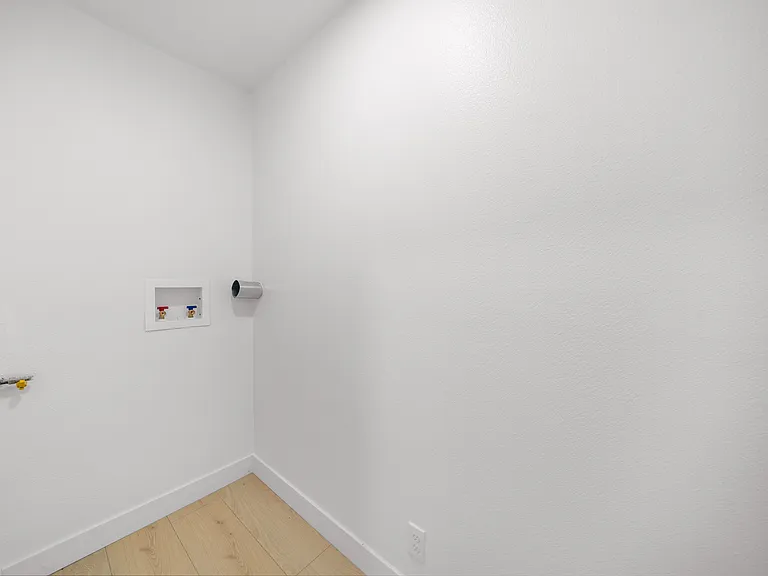 2035 Las Colinas Ave — Photo 41