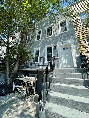 Sold by Glory Homes Realty | media 16