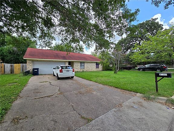 2nd image of 3019 Jennifer Dr