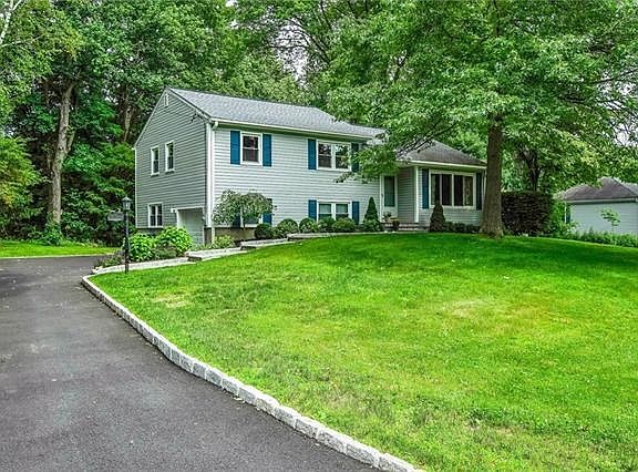 Driveway and walkways recently done in 2018.