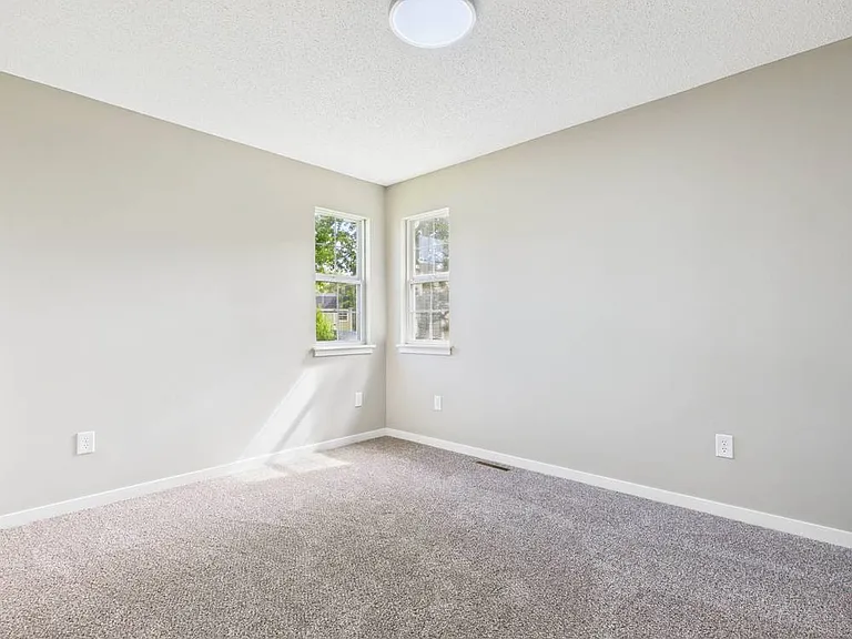 1206 Foxridge Dr — Photo 22