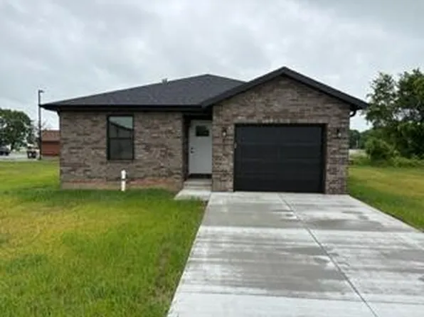 412 N Cherokee Trail, Clever, MO 65631