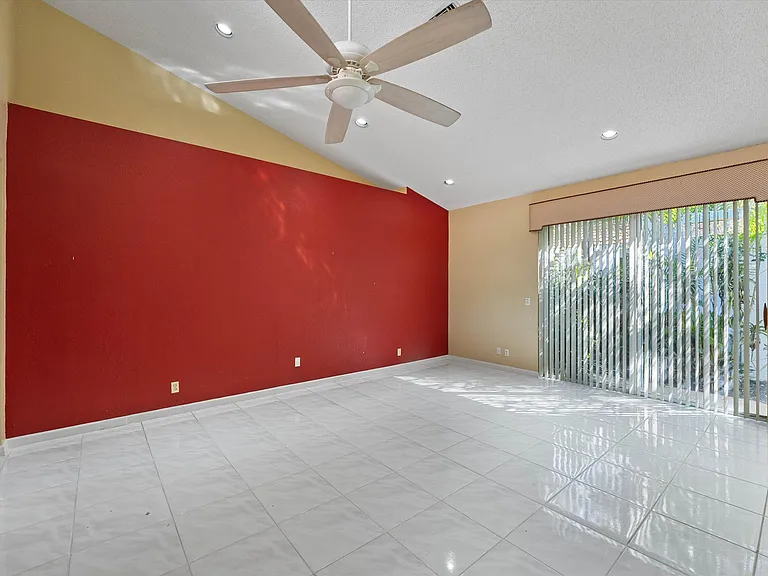 10860 Fairmont Village Dr — Photo 11