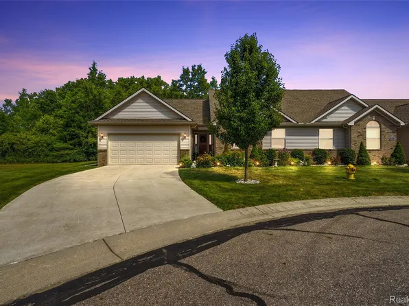 5429 Pintail Ct, Burton, MI 48509
