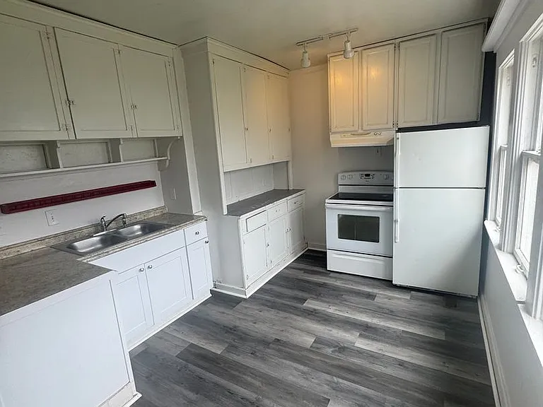 8190 Quebec St — Photo 2