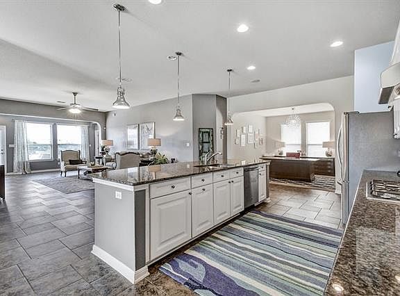 5th image of 319 Ledge Stone Dr