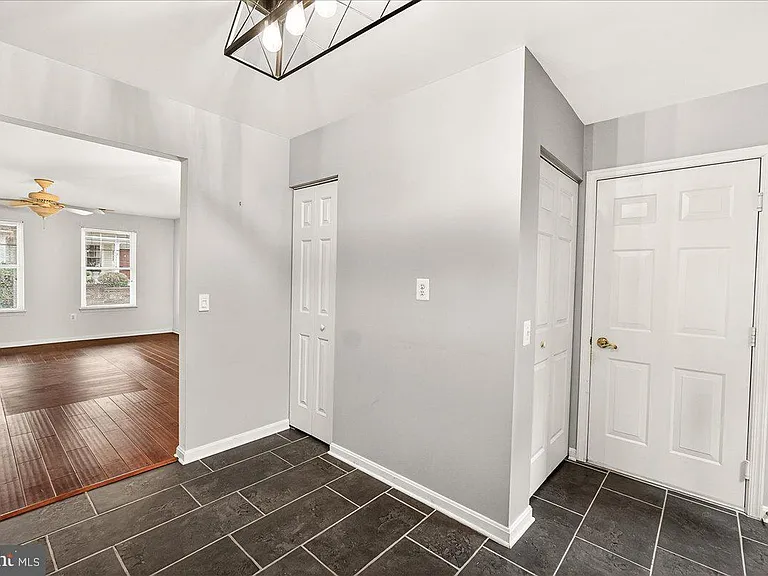 1110 Jousting Way — Photo 14