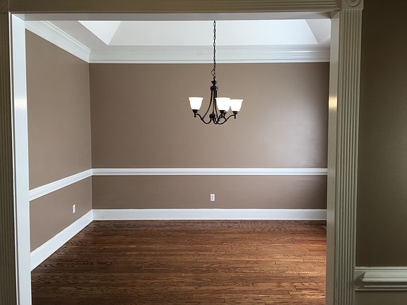 3rd image of 3451 Frankfurt Ct