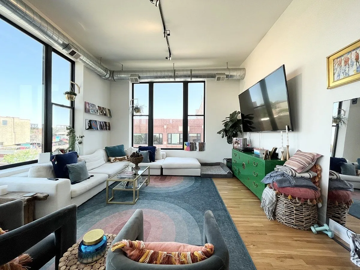 1348 N. Milwaukee Ave. — Photo 3