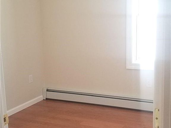3rd image of 24923 Elkmont Ave