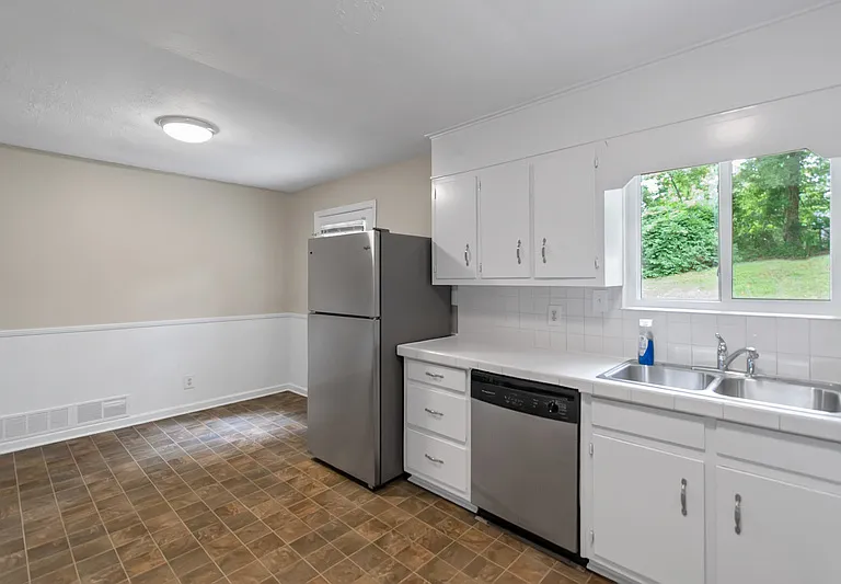 2080 Dundee Dr SE — Photo 13
