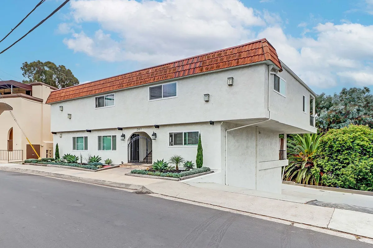 Building Photo - 207 W Marquita #6