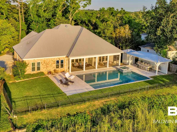 933 Sea Cliff Dr, Fairhope, AL 36532