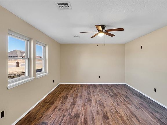 4th image of 126 Breckenridge Dr