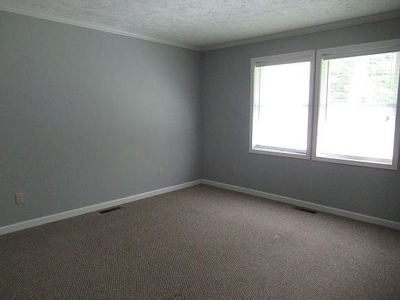 5th image of 450 Cherry Grove Ln
