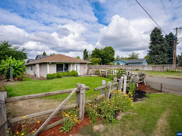 3745 Middle Grove Dr NE, Salem, OR 97305