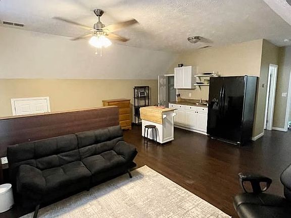 4th image of 605 Humboldt Pl #1