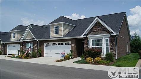 1st image of 395 Devon Chase Hl Unit 1303