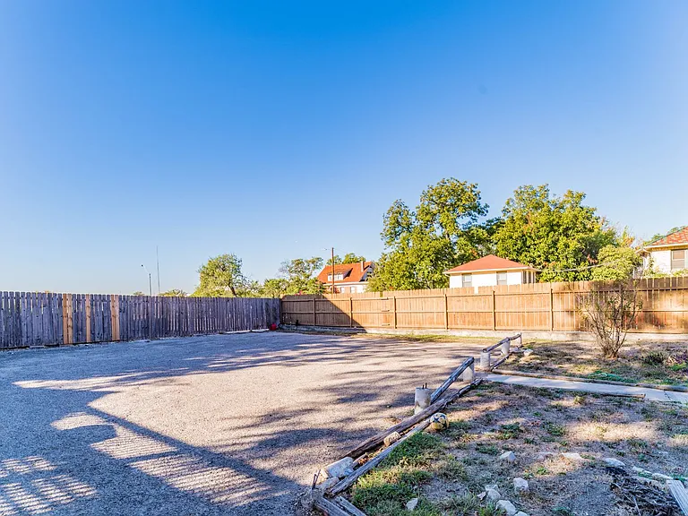 706 W French Pl #3 — Photo 18