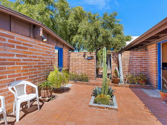 2nd image of 1548 N Plaza De Lirios