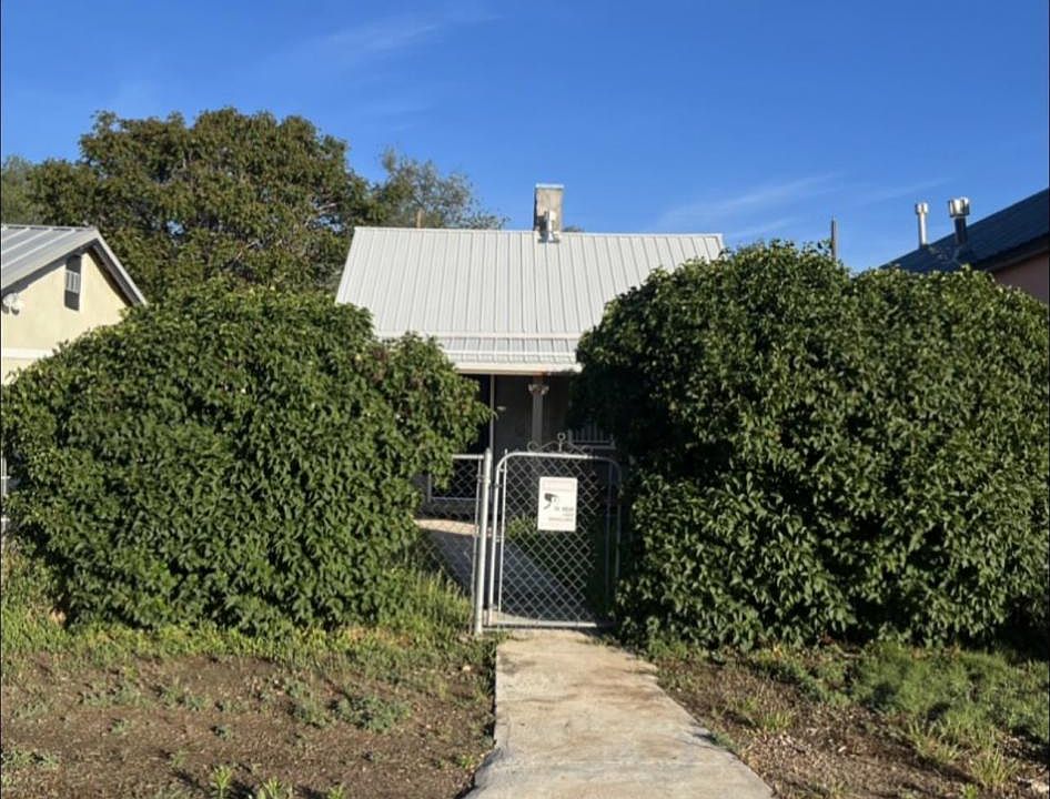 1st image of 219 Railroad Ave