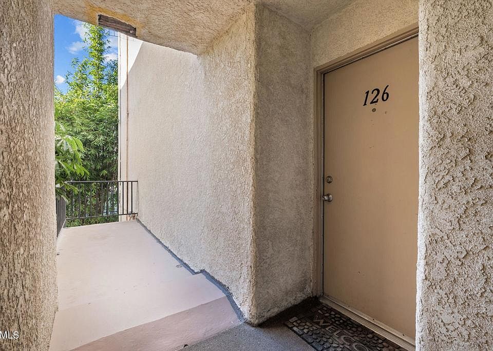 1st image of 5325 Newcastle Ave Unit 126