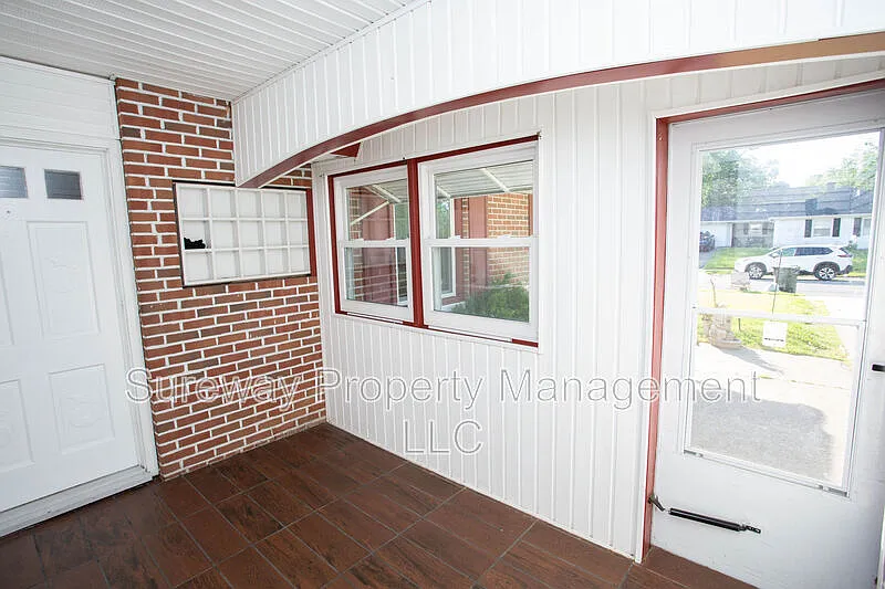 Building Photo - 61 Pennant Ln