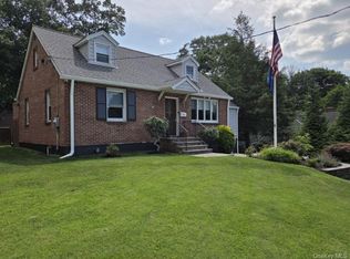11 Fairview Pl, Suffern, NY 10901